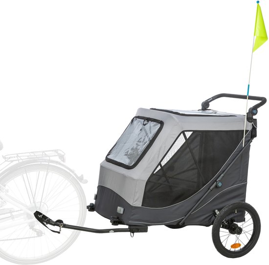 Remorque à vélo grise avec un drapeau vert sur un bâton blanc, sur fond blanc.