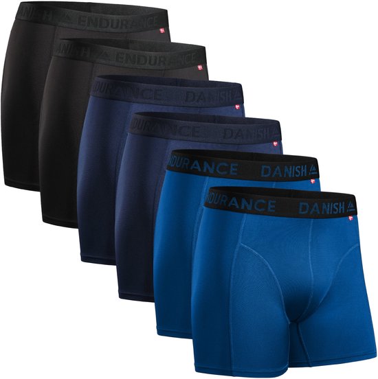Vijf boxershorts in verschillende kleuren (zwart, donkerblauw, blauw). De tailleband heeft het merk 'ENDURANCE DANISH' en een Deense vlag.