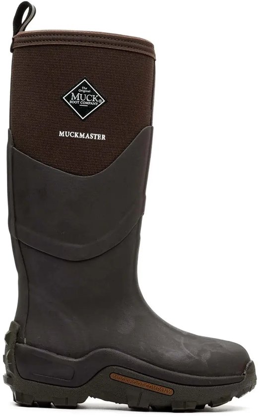 Bruine Muck Boot Muckmaster laars met een bruin gebreid bovenwerk en een rubberen onderkant.