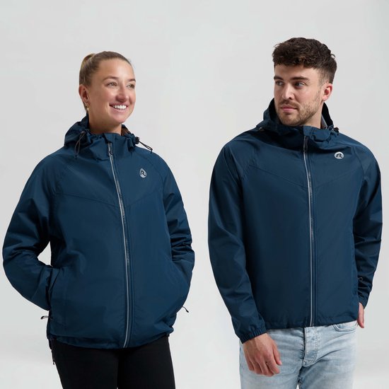 Veste de pluie de vélo imperméable bleu foncé avec capuche, portée par une femme et un homme.