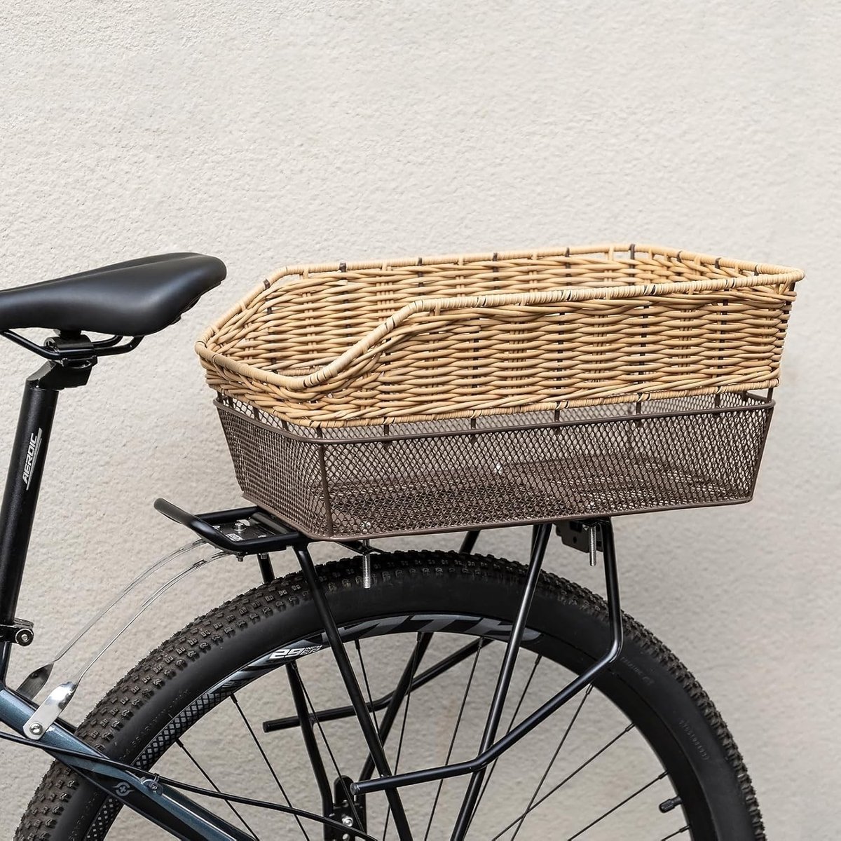 Fietsmand voor hond - Bruin - 20 x 30 x 20 cm - Handgevlochten PE-rotan met ijzeren frame - Universele achterwielmand