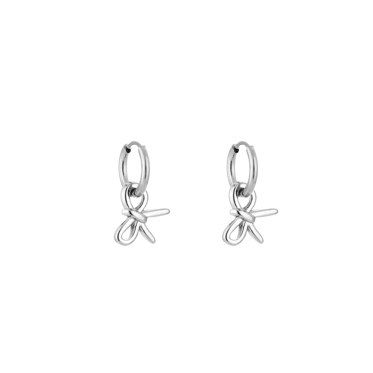 Stainless Steel Bow Charm Huggie Hoops – Luxe Strikje Oorringen – RVS - Zilver