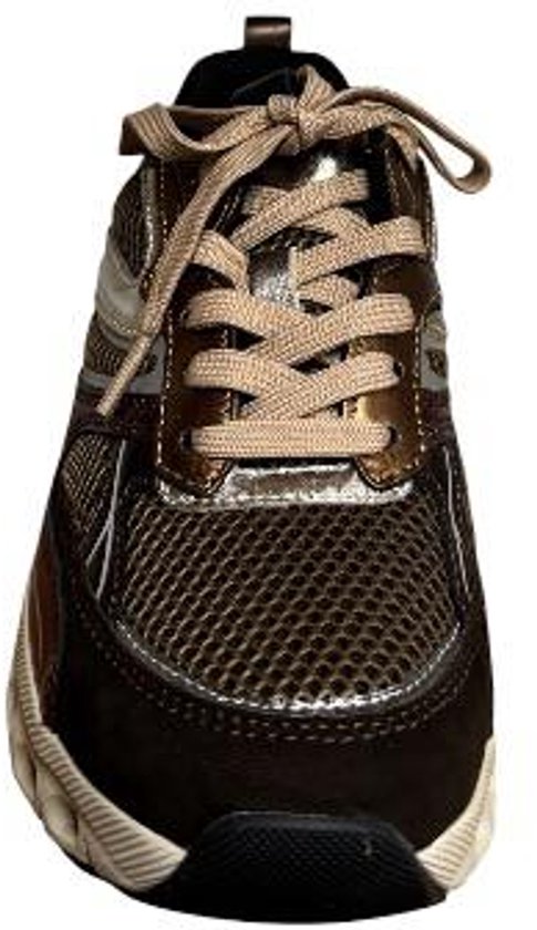Voorkant van bruine Gabor Rollingsoft sneaker met beige veters, gouden en bordeauxrode mesh.