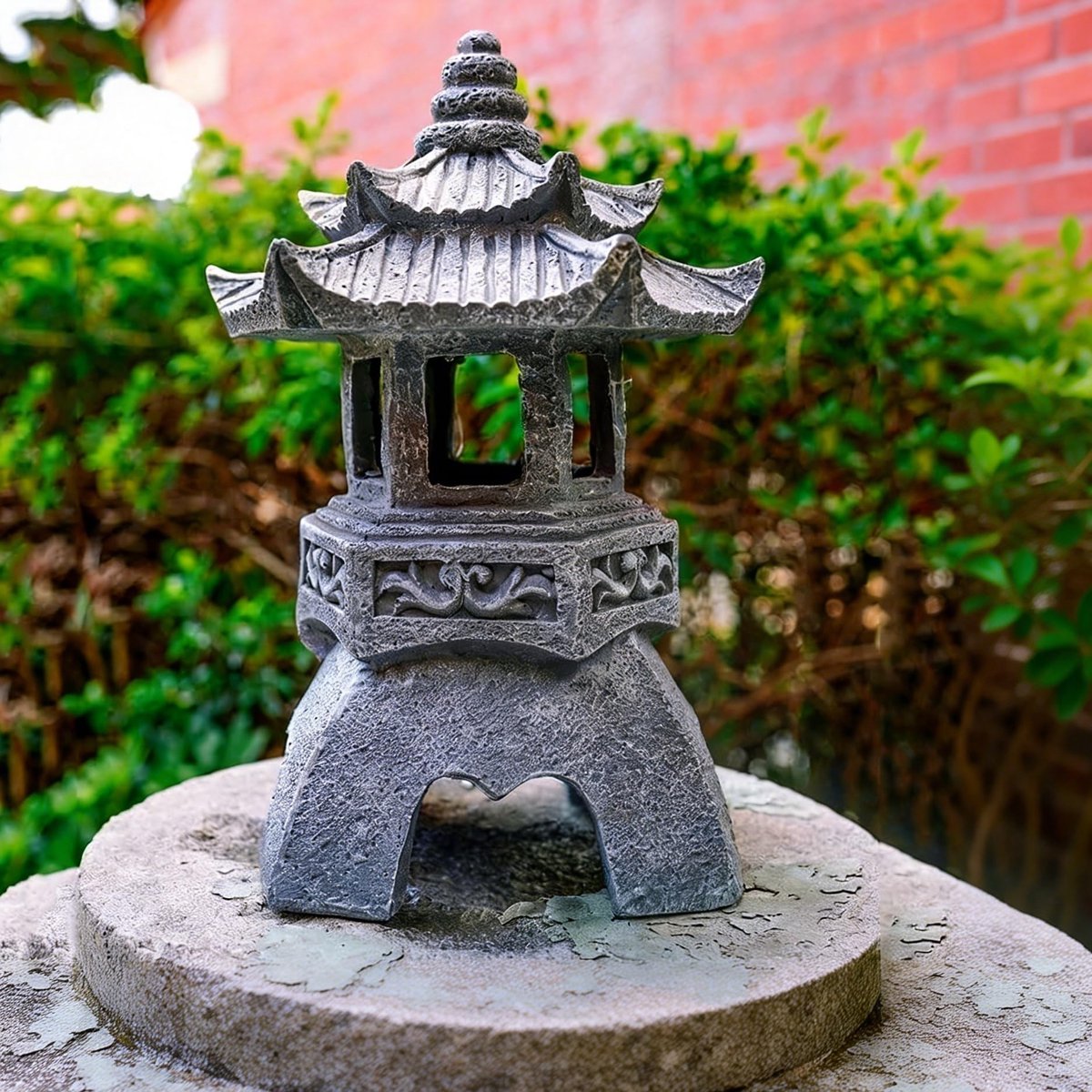 SnelShoppen - Zen Garden Lantaarn op Zonne-energie, Pagode Tuinlantaarn, Decoratieve Hars Zonnelamp voor Buiten, Japanse Stenen Lantaarn voor Balkon,