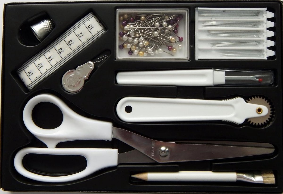 Naaiset - Hobby set - Kleding repareren - Uitgebreide set - 107 onderdelen - Multicolor
