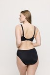 Model van achteren met een zwarte kanten bh en slip.