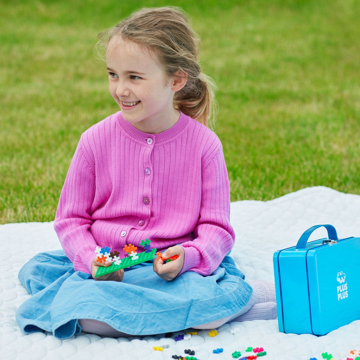 Plus-Plus Basic Reiskoffer 600 delige bouwset blauw - 7002 - Bouwspeelgoed - Constructiespeelgoed - Set met bouwstenen - Vanaf 5 jaar — afbeelding 22