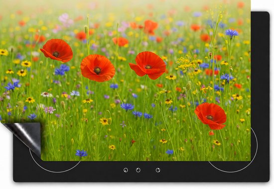 Een kookplaat met een bloemenprint van klaprozen, korenbloemen en gele bloemen.
