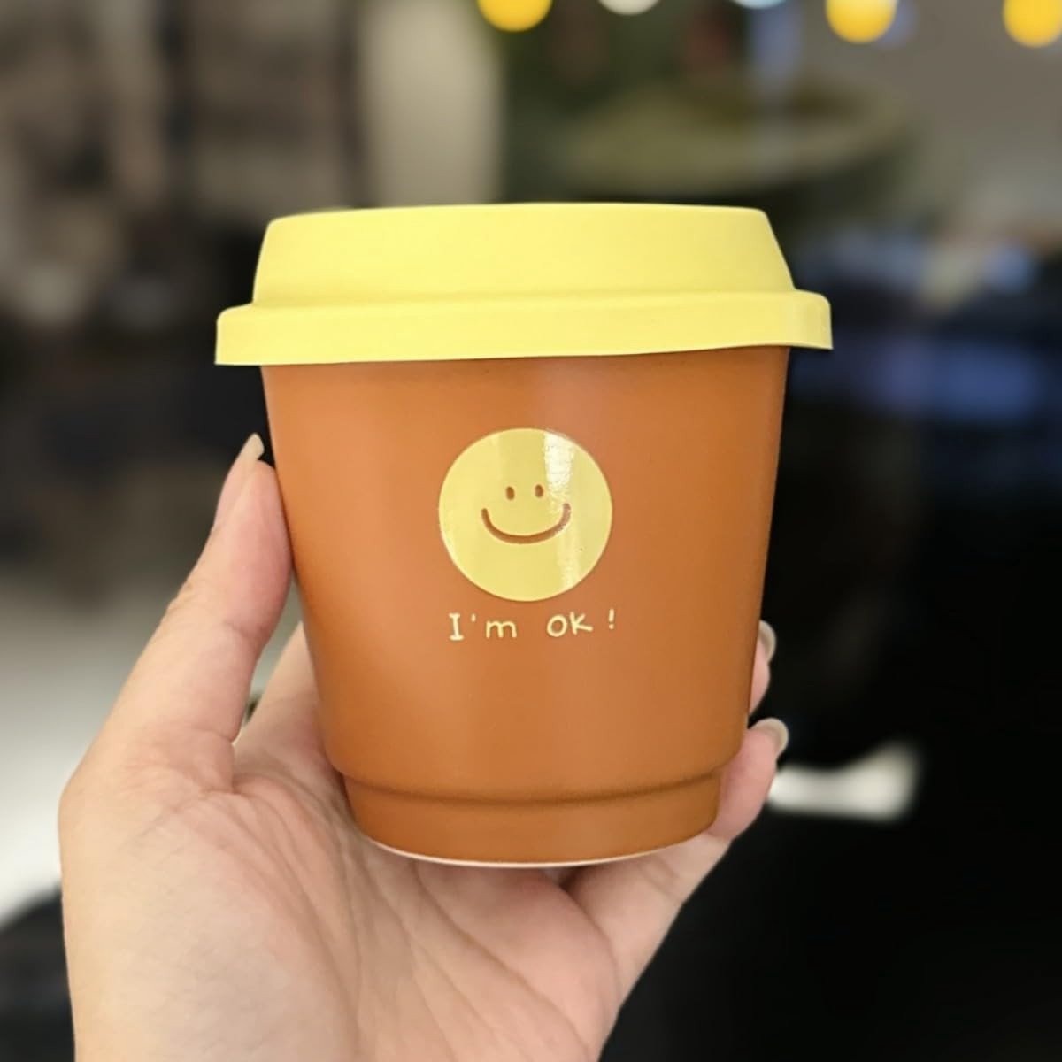 Herbruikbare keramische koffiekop van 230 ml met siliconen deksel, ideale reiskoffiemok voor koffie en thee (bruin)