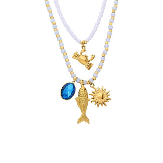 Dubbele gouden ketting met blauwe steen, vis, zon en krabbedetail.
