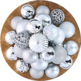 Giftsome Zilveren Kerstballen Set - 60 Kunststof Kerstballen - Incl. Zilveren Piek - Kerst Decoratie - Ø6/7 cm