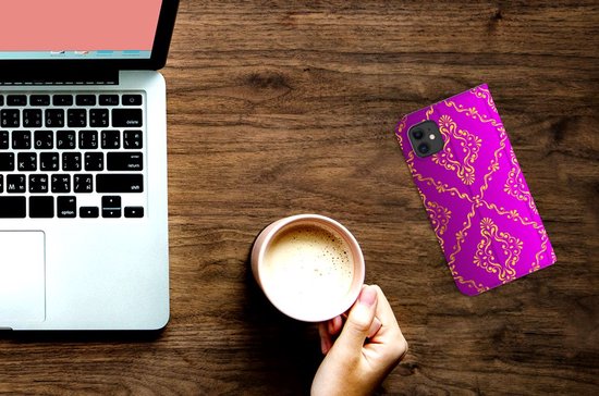 Coque iPhone 11 Baroque Rose
