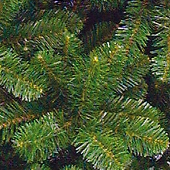 Gedetailleerde weergave van de volle, groene takken van een kunstkerstboom.