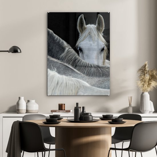 MuchoWow® Peinture sur verre 60x80 cm - Peinture sur verre acrylique - Paarden - Animaux - Zwart - Wit - Photo sur verre - Décoration murale salon - Décoration murale chambre - Peintures