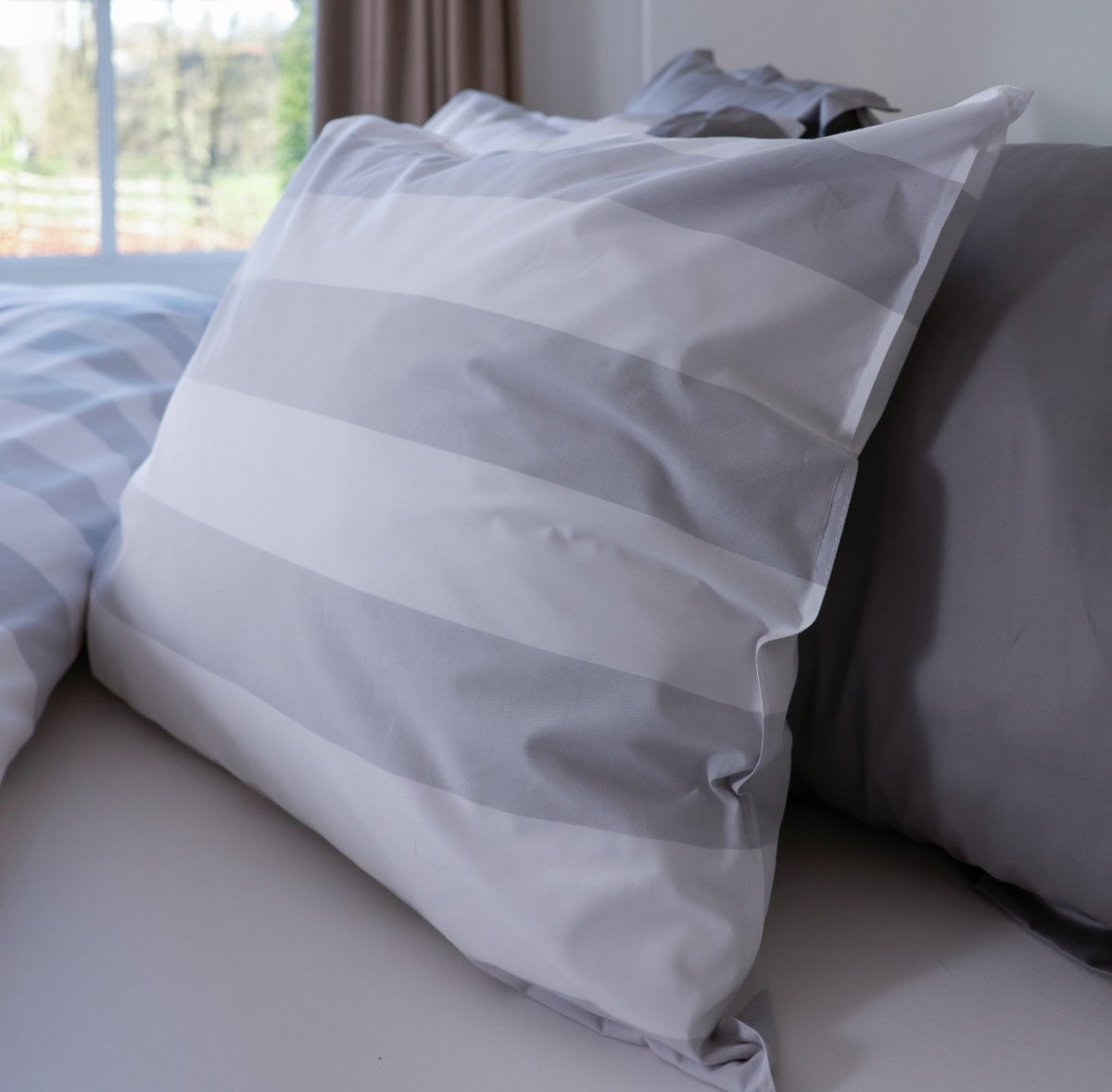 Livello Kussensloop Beach Stripe Grey 60x70