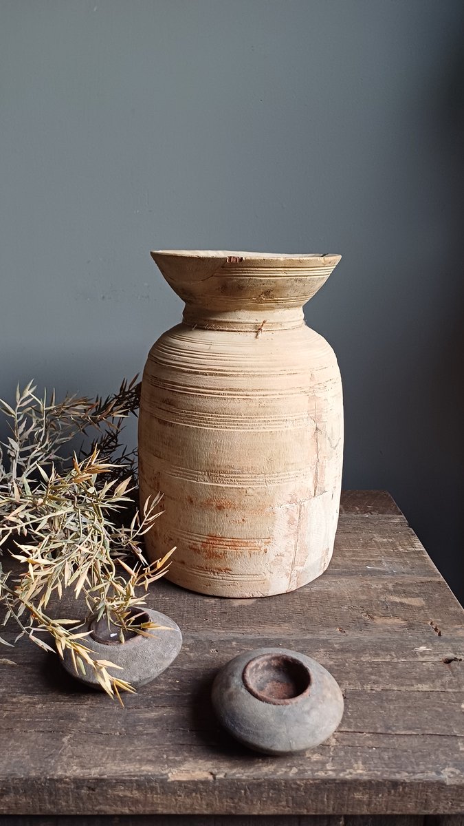 Nepalse pot | H28x14cm | houten | kruik | vaas | Nepal | rond | gebruikt | landelijk |