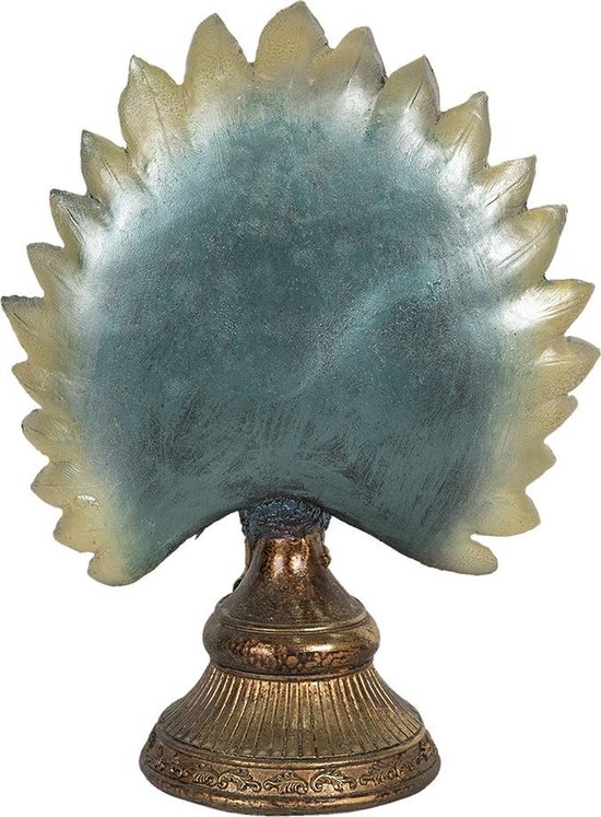 Paon doré avec une queue bleu-vert et une base dorée, sur fond blanc.