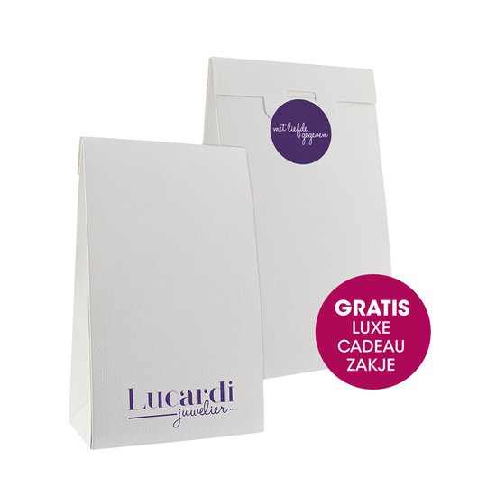 Twee witte geschenkzakjes van Lucardi Juwelier, één met paarse sticker 'met liefde uitgegeven' en een paarse cirkel 'GRATIS LUXE CADEAU ZAKJE'.