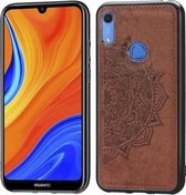 Voor Huawei Y6s (2019) Mandala stoffen hoes met reliëf PC + TPU mobiele telefoonhoes met magnetische functie en draagriem (bruin)