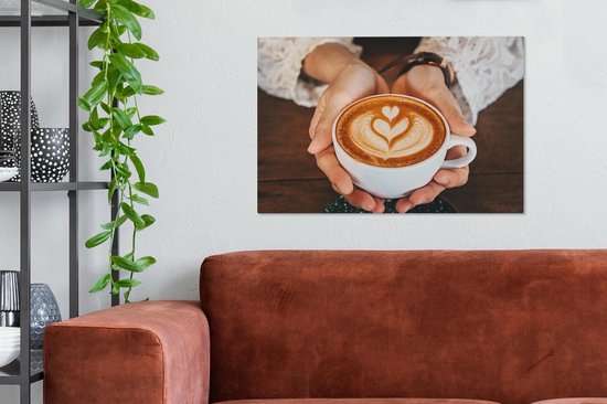 Femme avec oeuvre dans une tasse de café toile 2cm 90x60 cm - Tirage photo sur toile (Décoration murale salon / chambre)