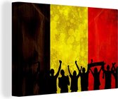 Canvas Schilderij Juichende supporters voor de vlag van België - 90x60 cm - Wanddecoratie