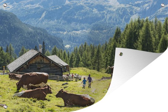 Tuindecoratie Boerderij in de bergen van Oostenrijk - 60x40 cm - Tuinposter - Tuindoek - Buitenposter