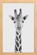 JUNIQE - Poster met houten lijst Giraffe Classic -13x18 /Wit & Zwart