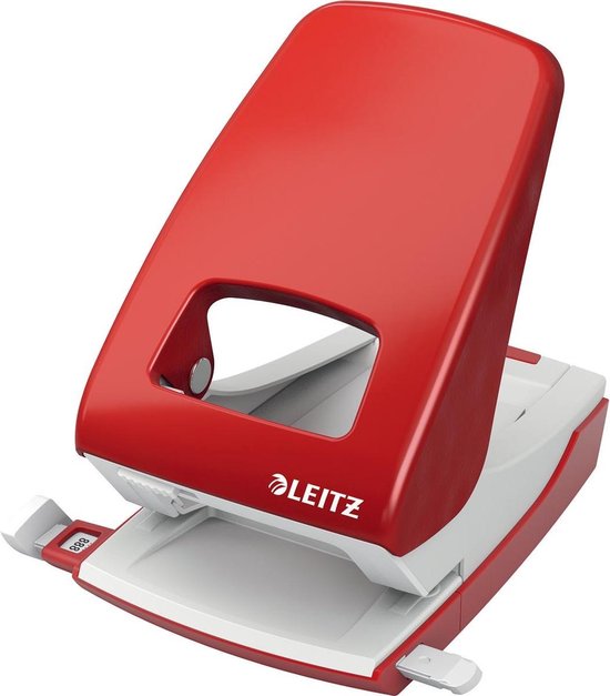 Rode perforator van Leitz met een witte basis en een duwhendel.