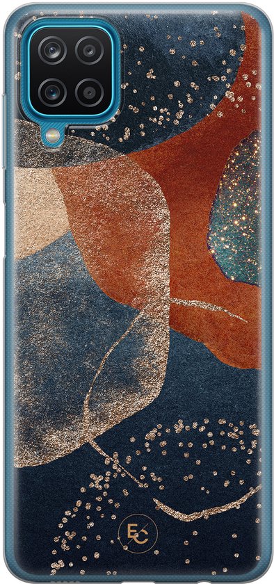 Étui de téléphone au design abstrait en terre cuite et bleu, avec des accents de paillettes dorées.