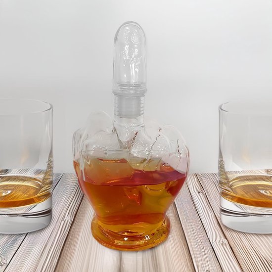Whiskey geschenken voor mannen, middelvinger decoratie, whiskey karaf, glazen karaf met 750 ml inhoud