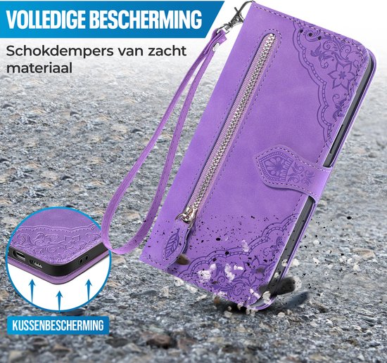 Étui portefeuille violet en similicuir tombant au sol, avec motif floral en relief et protection coussinée.