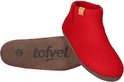 Rode vilten laars en losse binnenzool met 'tofvel' logo en maat '39'.