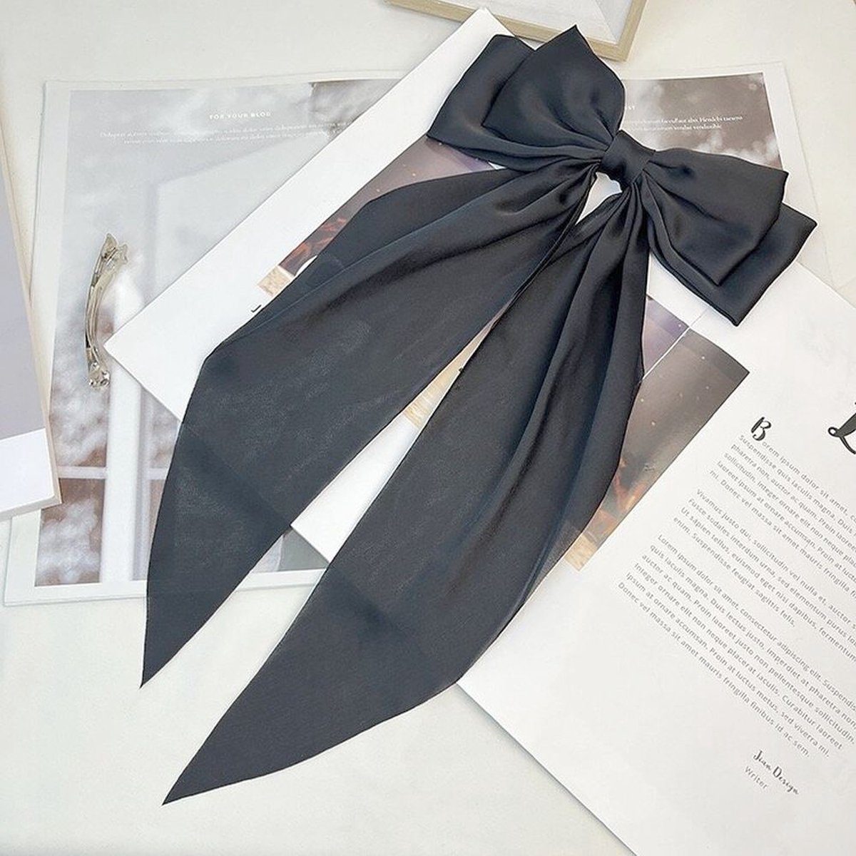 Zac's Alter Ego - Large Satin Double Hair Bow On Barrette With Tails Haarstrik - Zwart