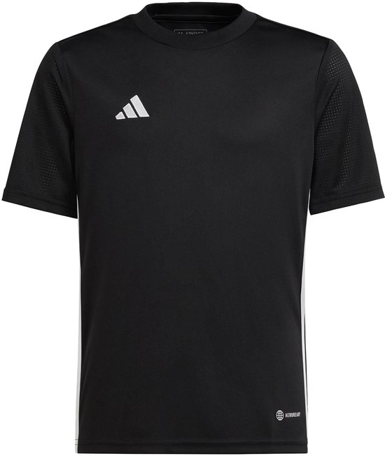 Zwart Adidas Tabela 23 voetbalshirt met witte logo's en strepen aan de zijkant.