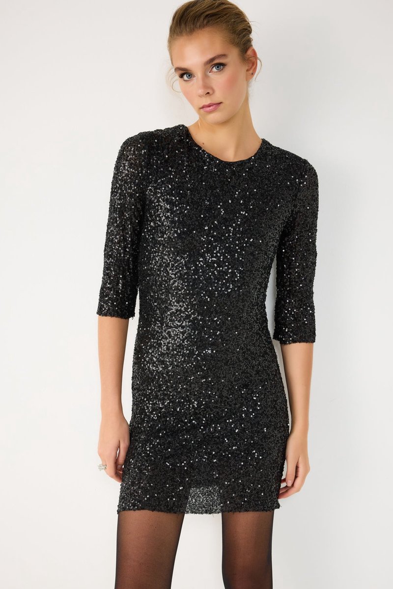 Mini-robe brodée de paillettes