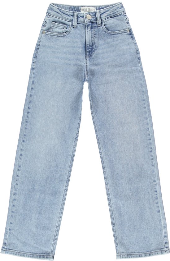 Lichtblauwe, wijde jeans met riemlussen en zakken, op een witte achtergrond.