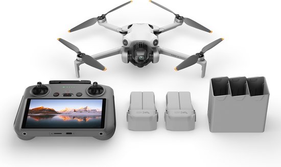 DJI Mini 4 Pro - Fly More Combo - including RC331 Smart Controller