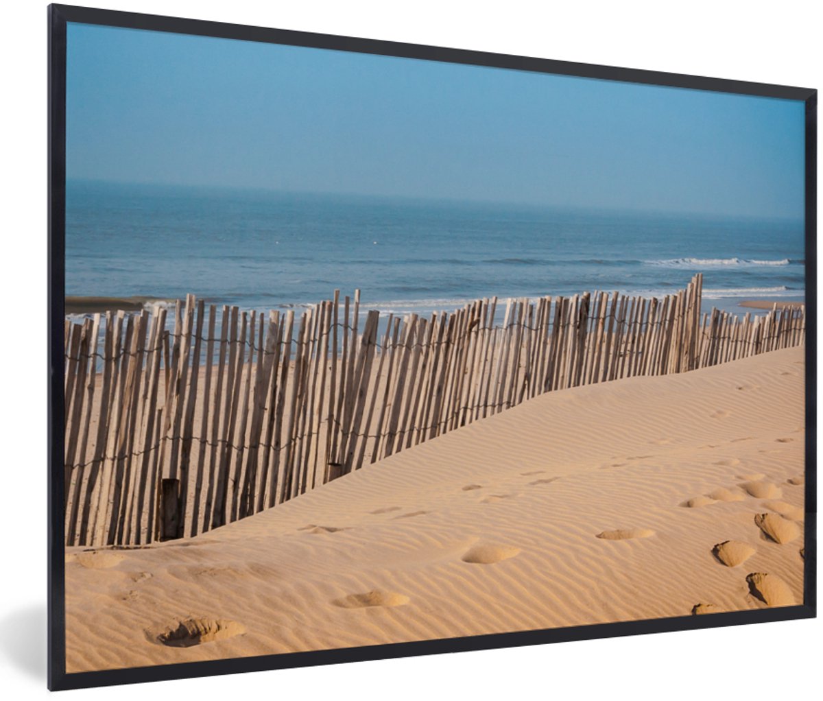 Poster in lijst - Fotolijst 90x60 cm - Posters - Strand - Zee - Palen - Posterlijst zwart 