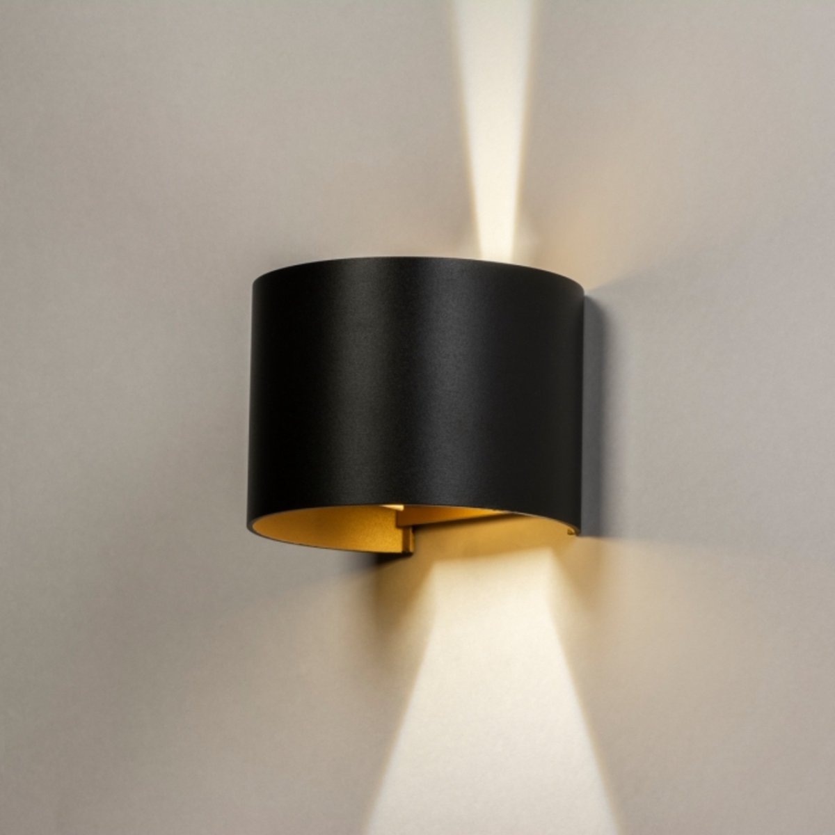 Lumidora Wandlamp 74705 - Voor buiten - AUSTIN - 2 Lichts - Ingebouwd LED - 6.0 Watt - 500 Lumen - 2700 Kelvin - Zwart - Goud - Metaal - Buitenlamp - Badkamerlamp - IP54