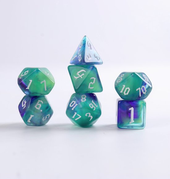 Afbeelding van het spel Lapi Toys - Dungeons and Dragons dobbelstenen - D&D dobbelstenen - D&D polydice - 1 set (7 stuks) - Acryl - Groen - Blauw