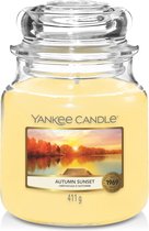 Yankee Candle Medium Bougie Parfumée - Coucher de Soleil d'Automne