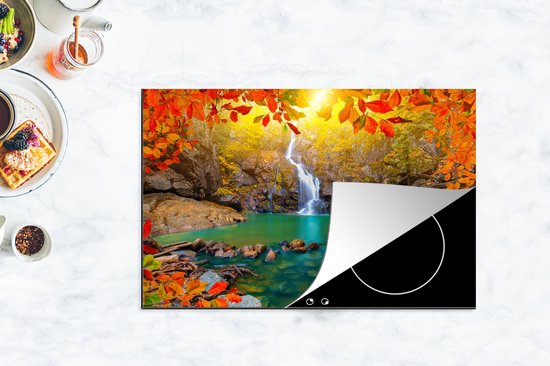 KitchenYeah® Inductie beschermer 80x52 cm - Stenen - Boom - Waterval - Herfst - Rood - Kookplaataccessoires - Afdekplaat voor kookplaat - Inductiebeschermer - Inductiemat - Inductieplaat mat