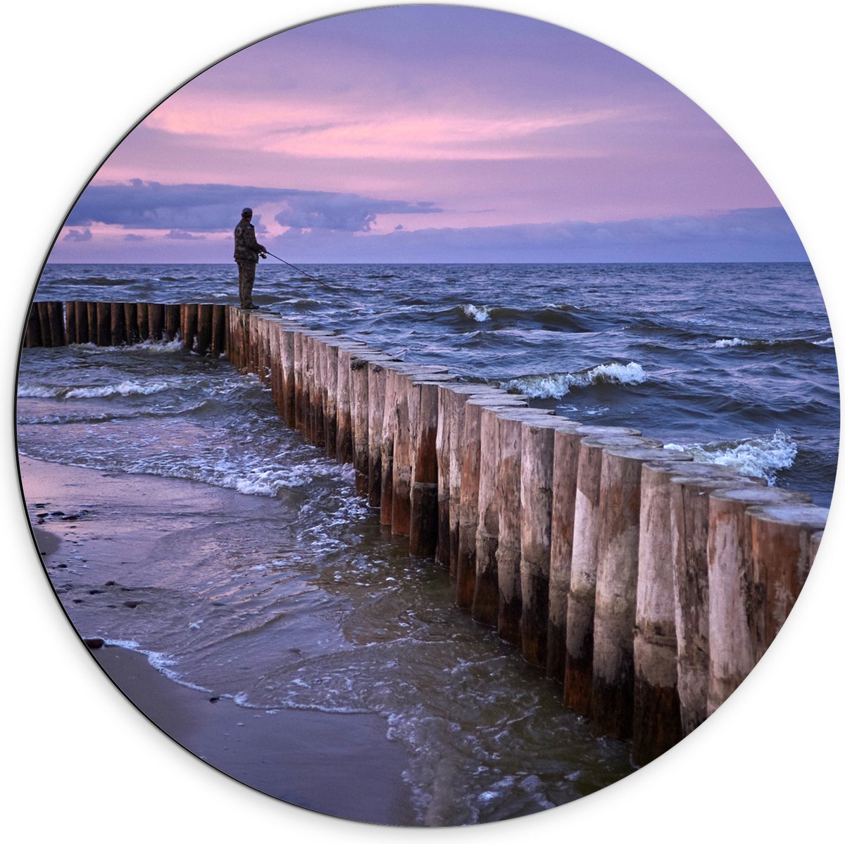 Dibond Muurcirkel - Man op Palen in de Wilde Zee tijdens het Vissen - 70x70 cm Foto op Alu