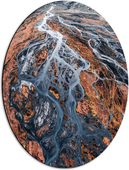 Dibond Ovaal - Patroon van Rivieren Stromend door Vulkaangebied - 42x56 cm Foto op Ovaal (Met Ophangsysteem)
