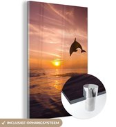 MuchoWow® Glasschilderij 60x90 cm - Schilderij acrylglas - Dolfijn - Water - Zonsondergang - Foto op glas - Schilderijen