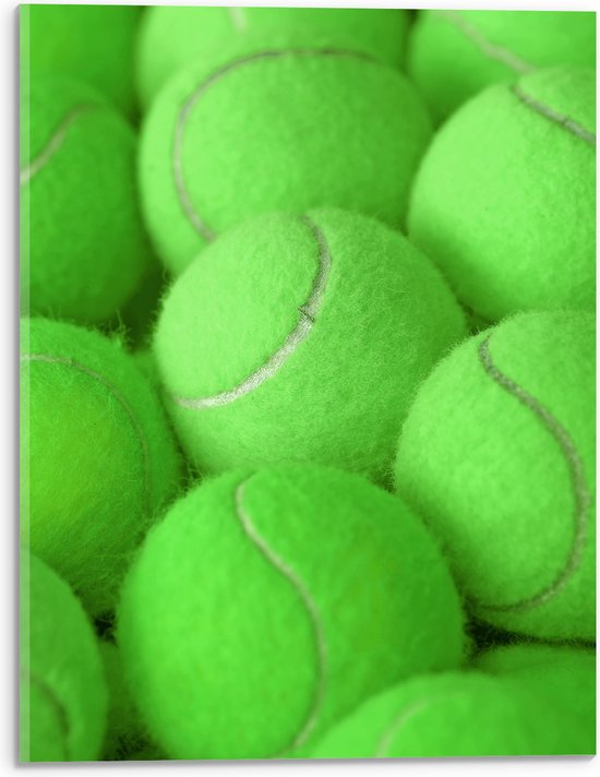 Acrylglas - Stapel Groene Tennisballen - 30x40 cm Foto op Acrylglas (Met Ophangsysteem)