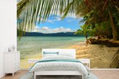 Behang - Fotobehang Strand en palmbomen bij de San Blas-eilanden bij Panama - Breedte 330 cm x hoogte 220 cm