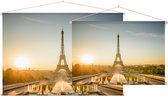 Fonteinen voor de Eiffeltoren in zomers Parijs - Foto op Textielposter - 120 x 80 cm