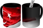 Magische Mok - Foto op Warmte Mok - Een Turkse vlag in de wind - 350 ML