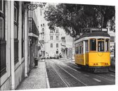 Toeristische tram door de oude straten van Lissabon - Foto op Canvas - 90 x 60 cm